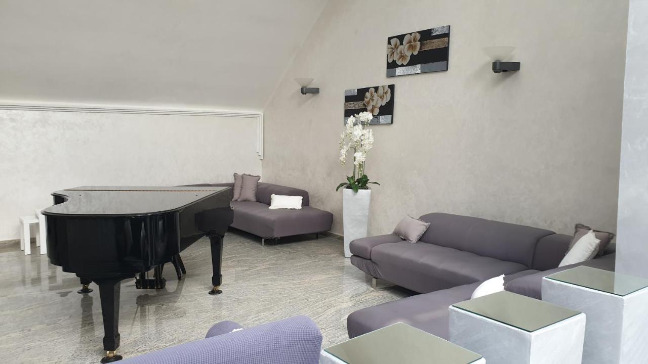Palahotel Vallenoce Decollatura Екстериор снимка
