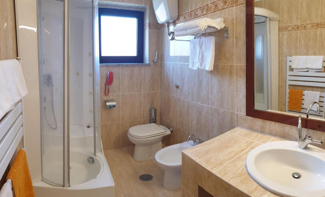 Palahotel Vallenoce Decollatura Екстериор снимка